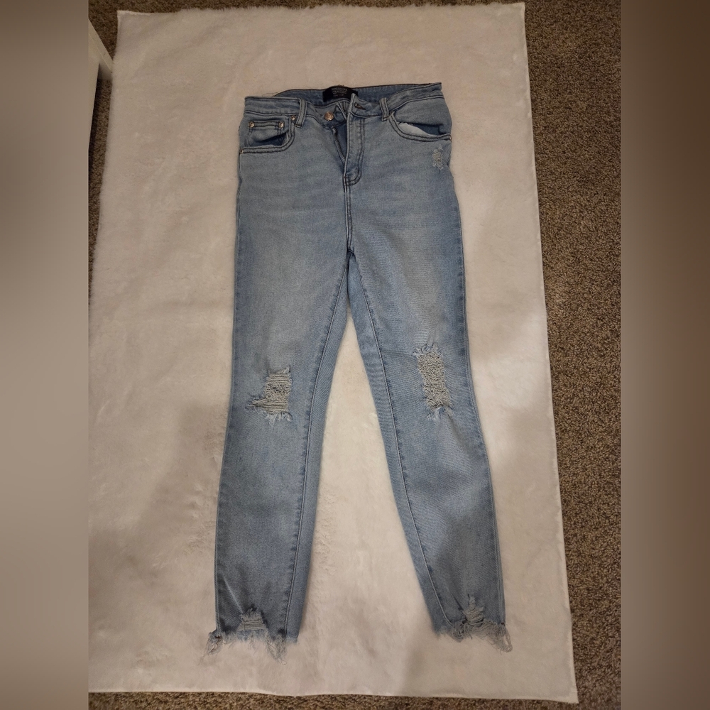 Light Wash Distressed Women’s Jeans